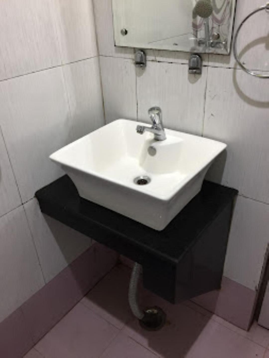 Gokul Plaza Hotel Bhubaneswar Buitenkant foto