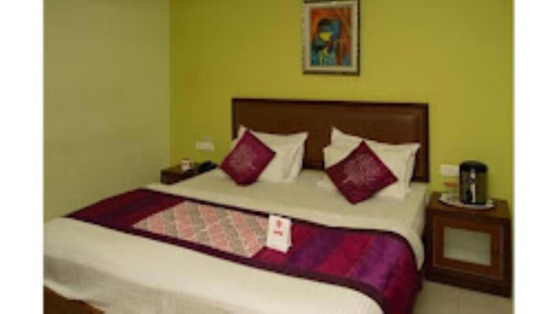 Gokul Plaza Hotel Bhubaneswar Buitenkant foto