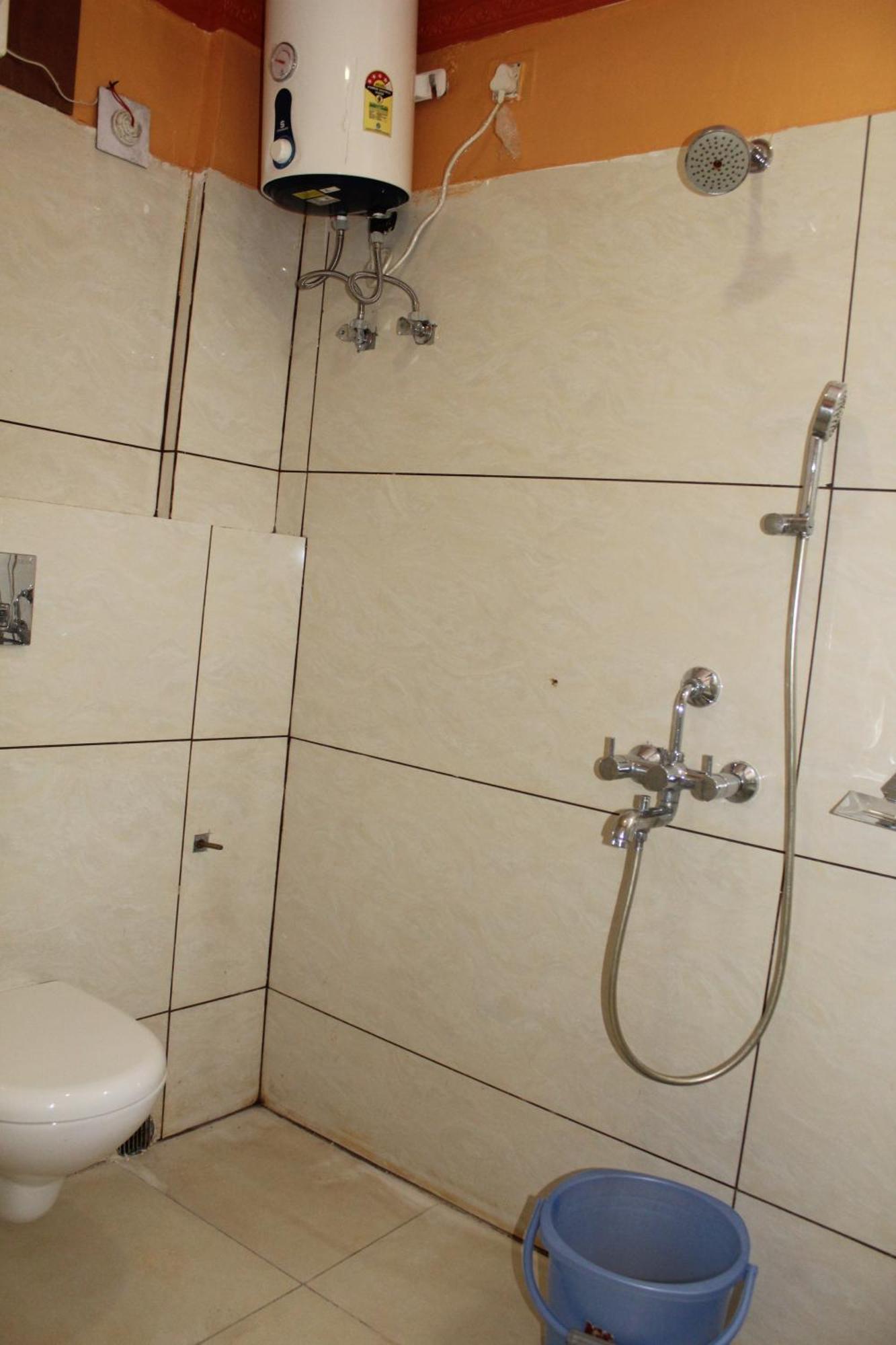 Gokul Plaza Hotel Bhubaneswar Buitenkant foto