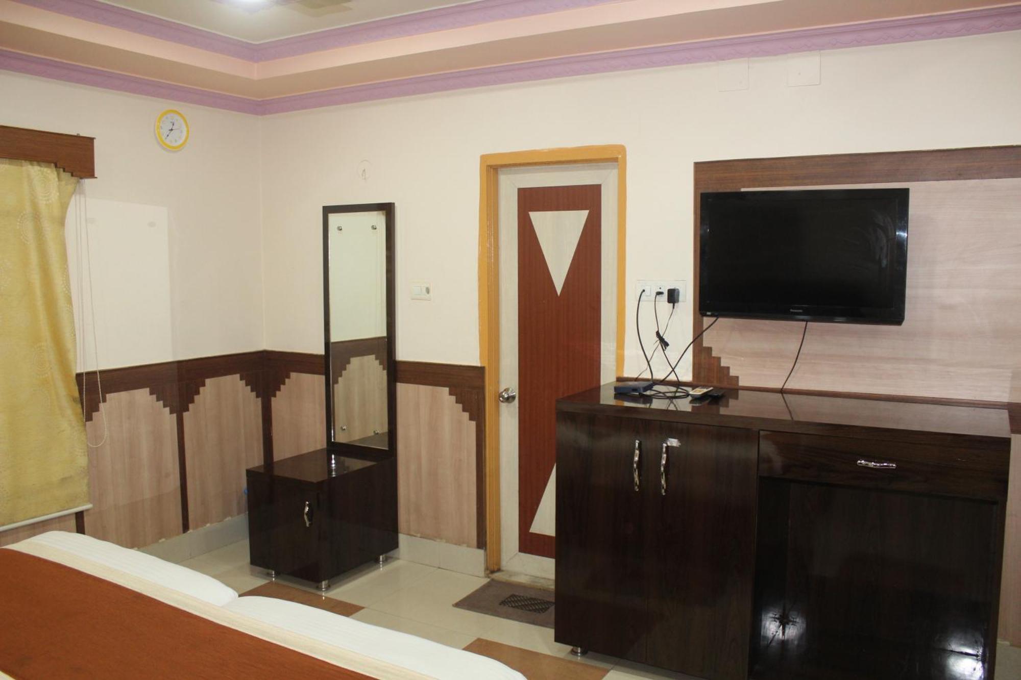 Gokul Plaza Hotel Bhubaneswar Buitenkant foto