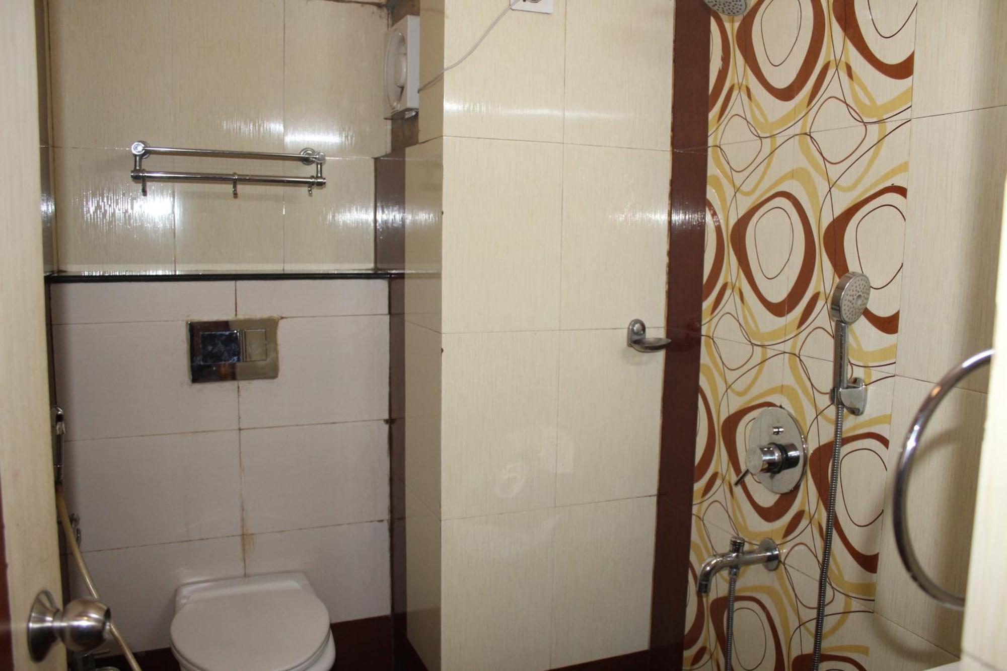 Gokul Plaza Hotel Bhubaneswar Buitenkant foto