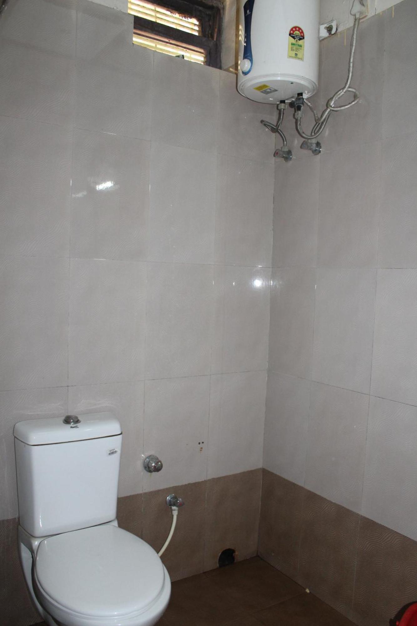 Gokul Plaza Hotel Bhubaneswar Buitenkant foto
