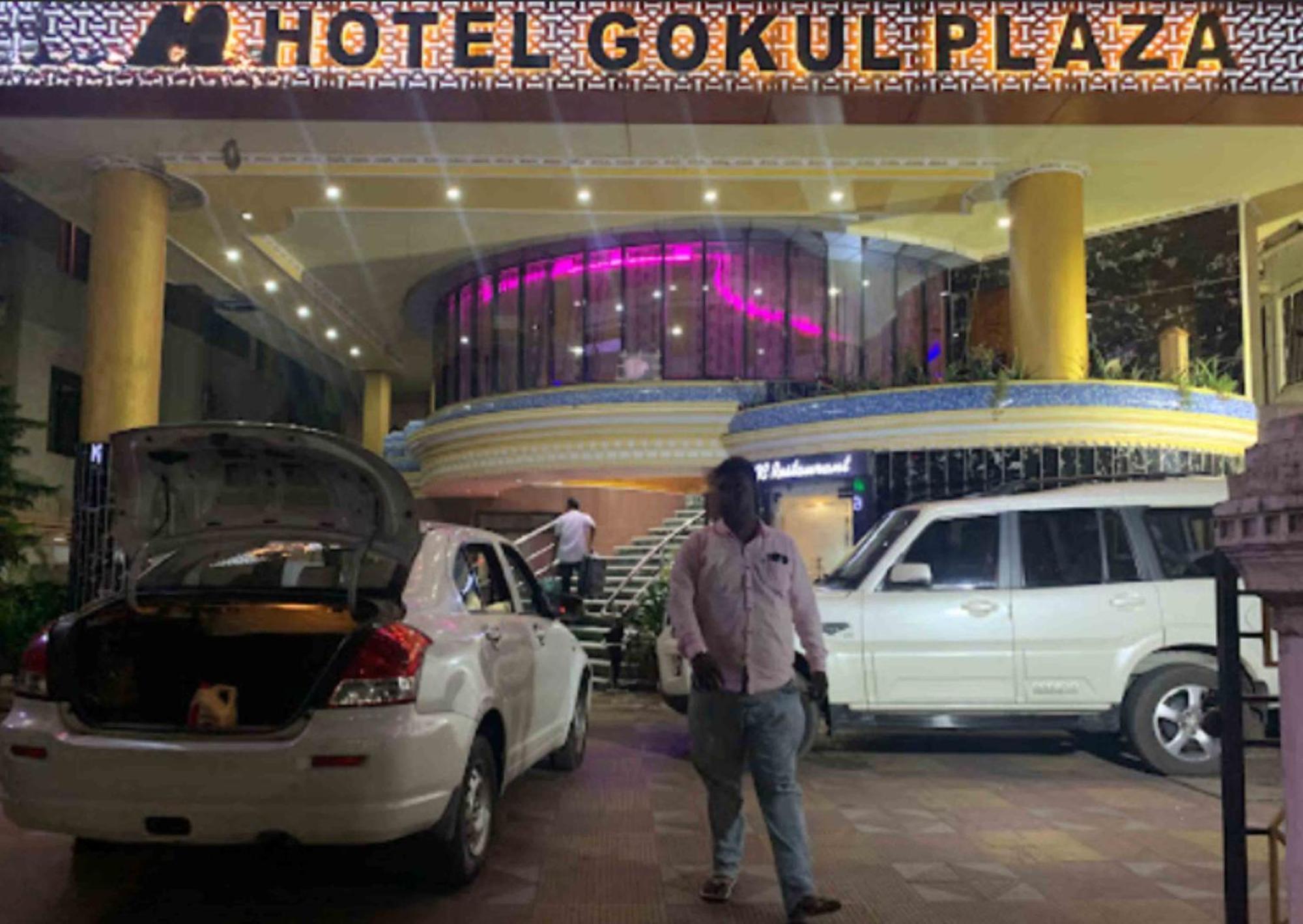 Gokul Plaza Hotel Bhubaneswar Buitenkant foto