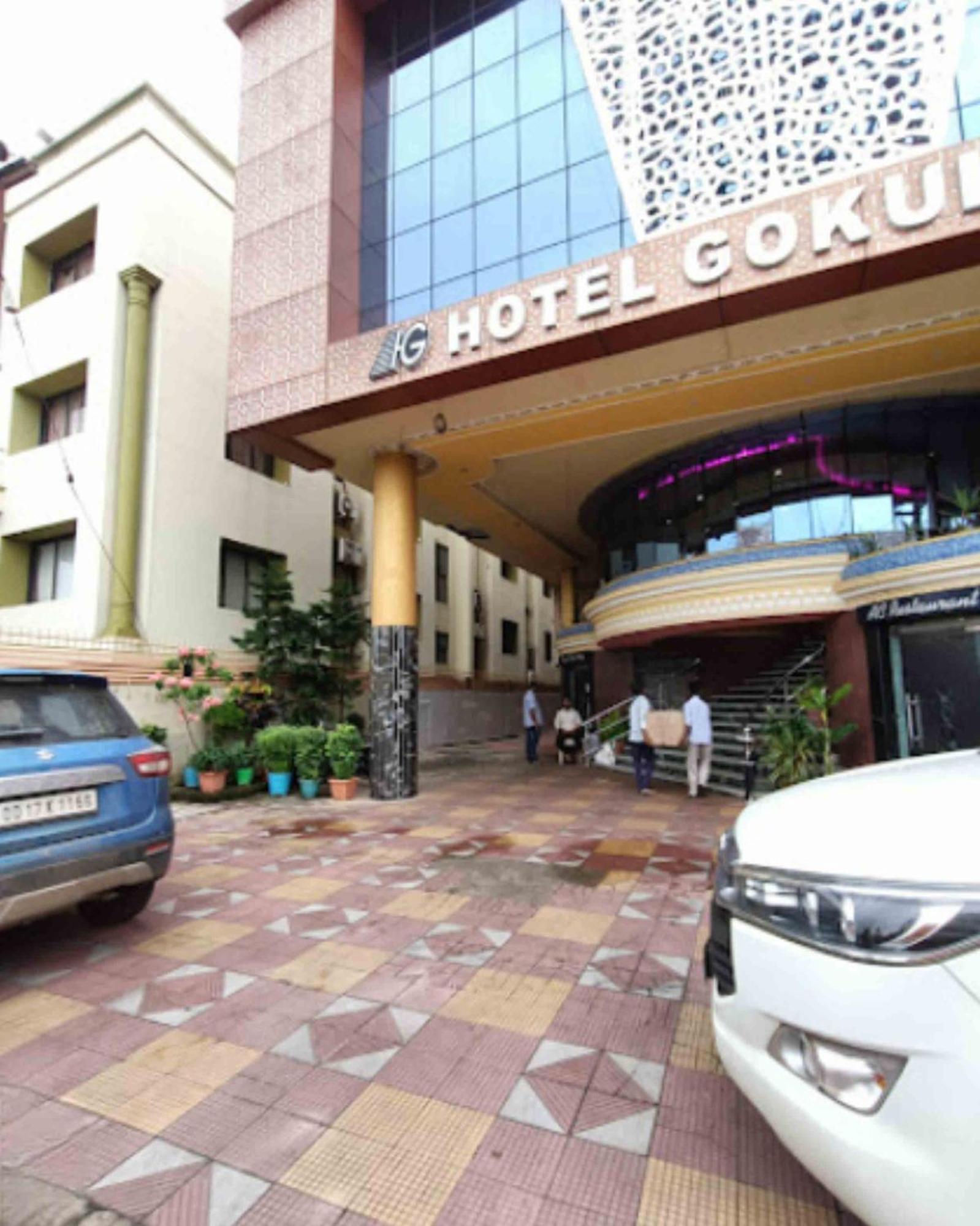Gokul Plaza Hotel Bhubaneswar Buitenkant foto