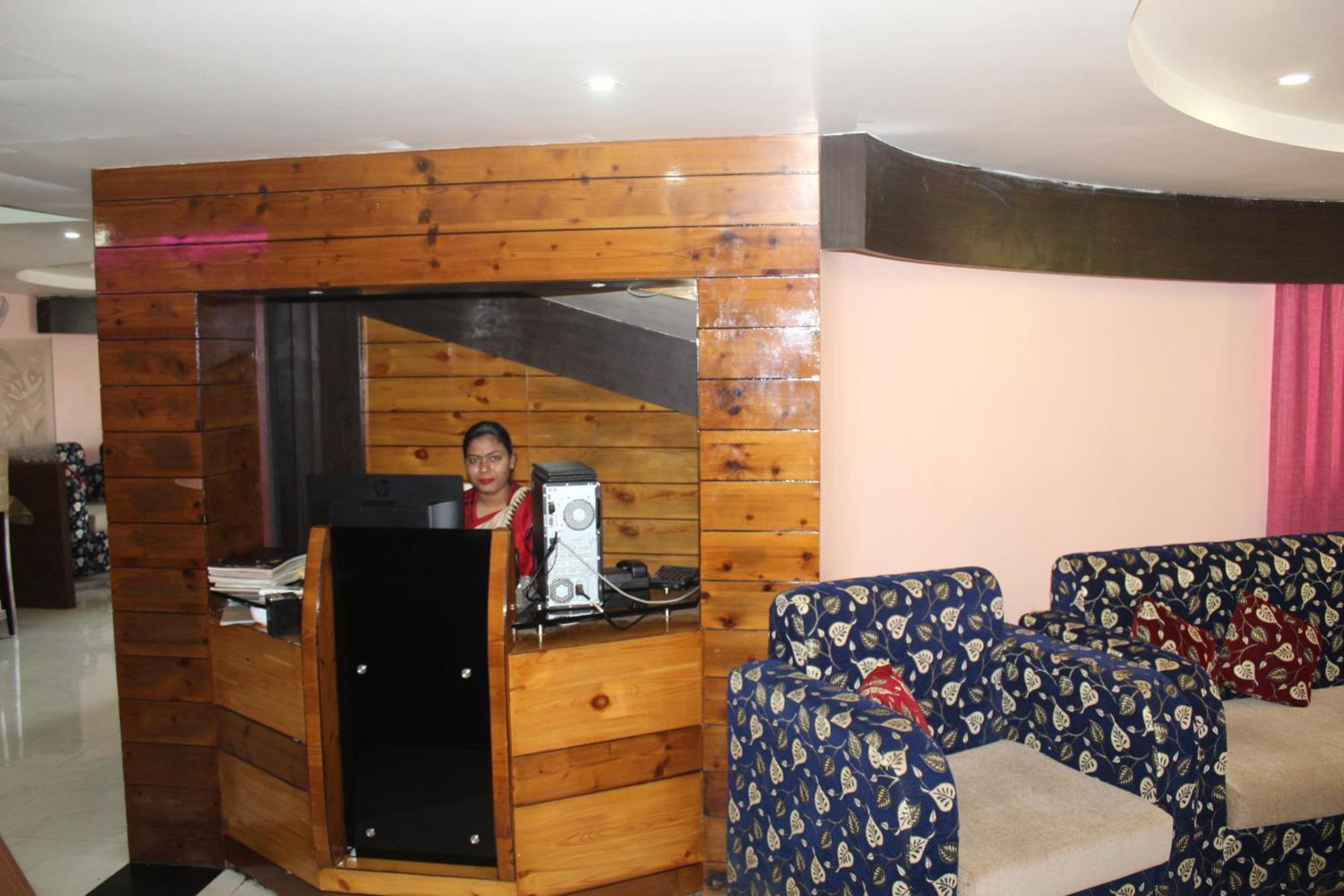 Gokul Plaza Hotel Bhubaneswar Buitenkant foto