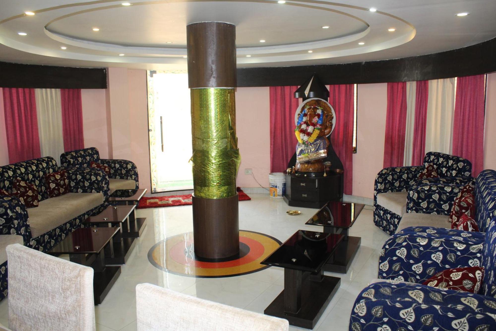 Gokul Plaza Hotel Bhubaneswar Buitenkant foto